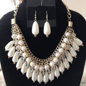 Statement Gold Tone/Teardrop Pearl Necklace Set